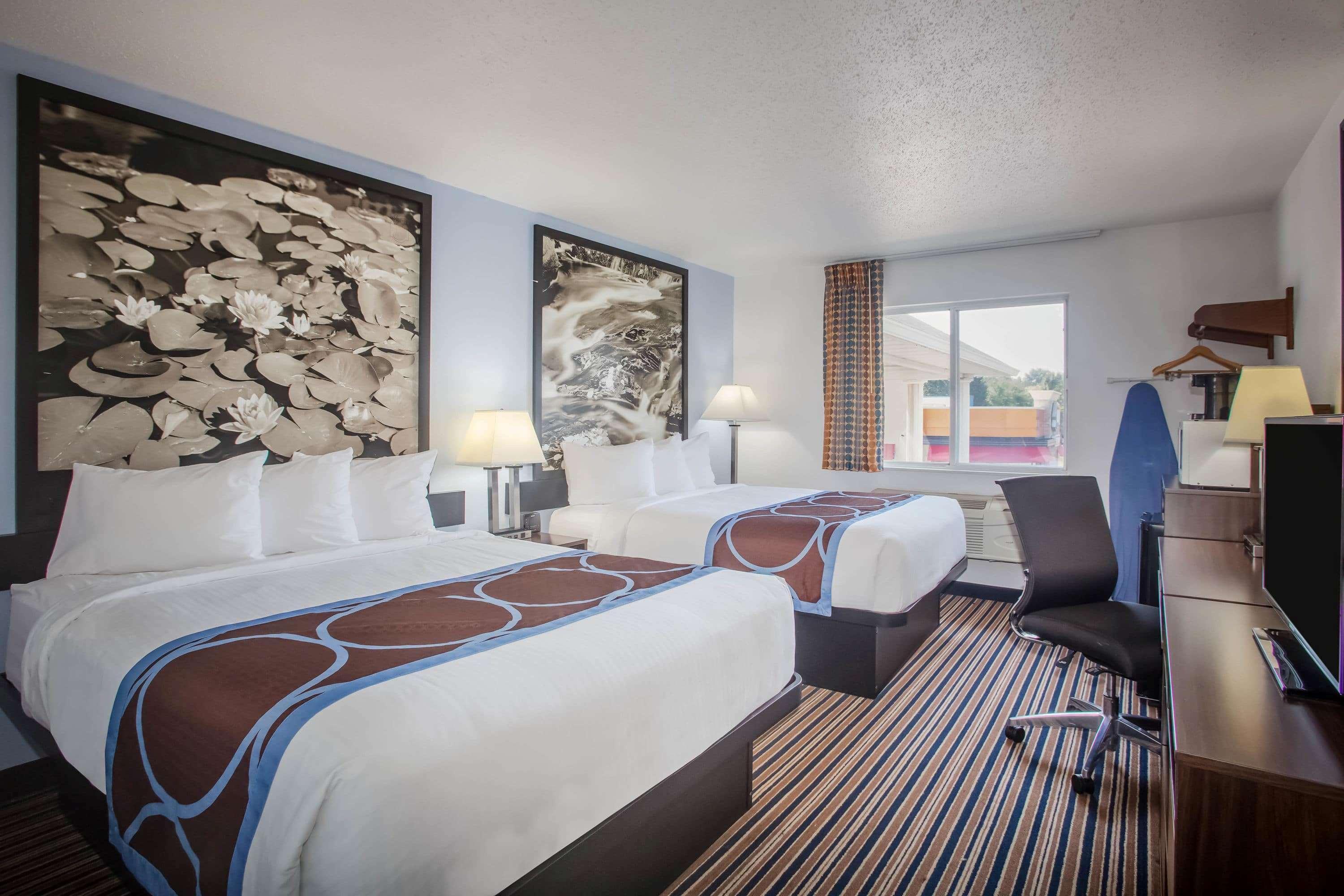Super 8 By Wyndham Washington Otel Dış mekan fotoğraf