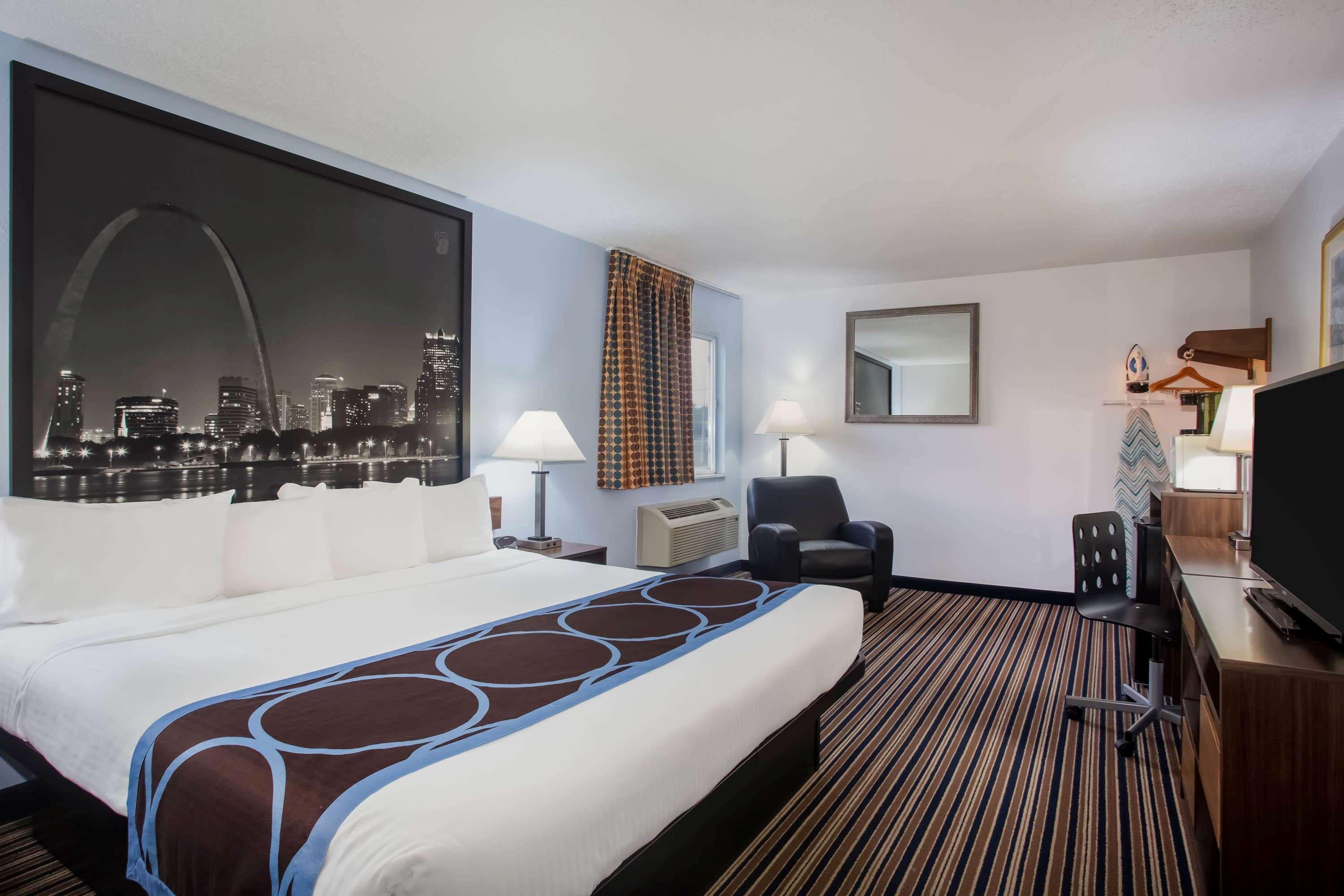 Super 8 By Wyndham Washington Otel Dış mekan fotoğraf