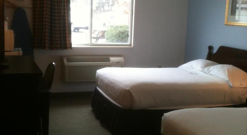 Super 8 By Wyndham Washington Otel Dış mekan fotoğraf